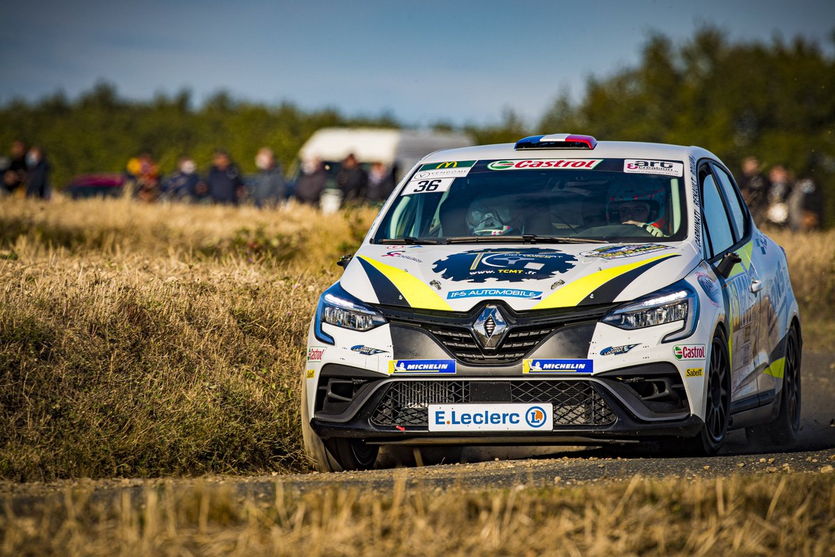 #ClioTrophy - Still leading the #RallyeCoeurdeFrance, Thomas Chauffray started the day with the best time on the Jean Ragnotti Power Stage to score five bonus points. <a href="/AnthoFOTIA/">Fotia Anthony</a> scored 4, Guillaume Canivenq 3, Rémi Jouines 2 and Alexis Frontier 1.