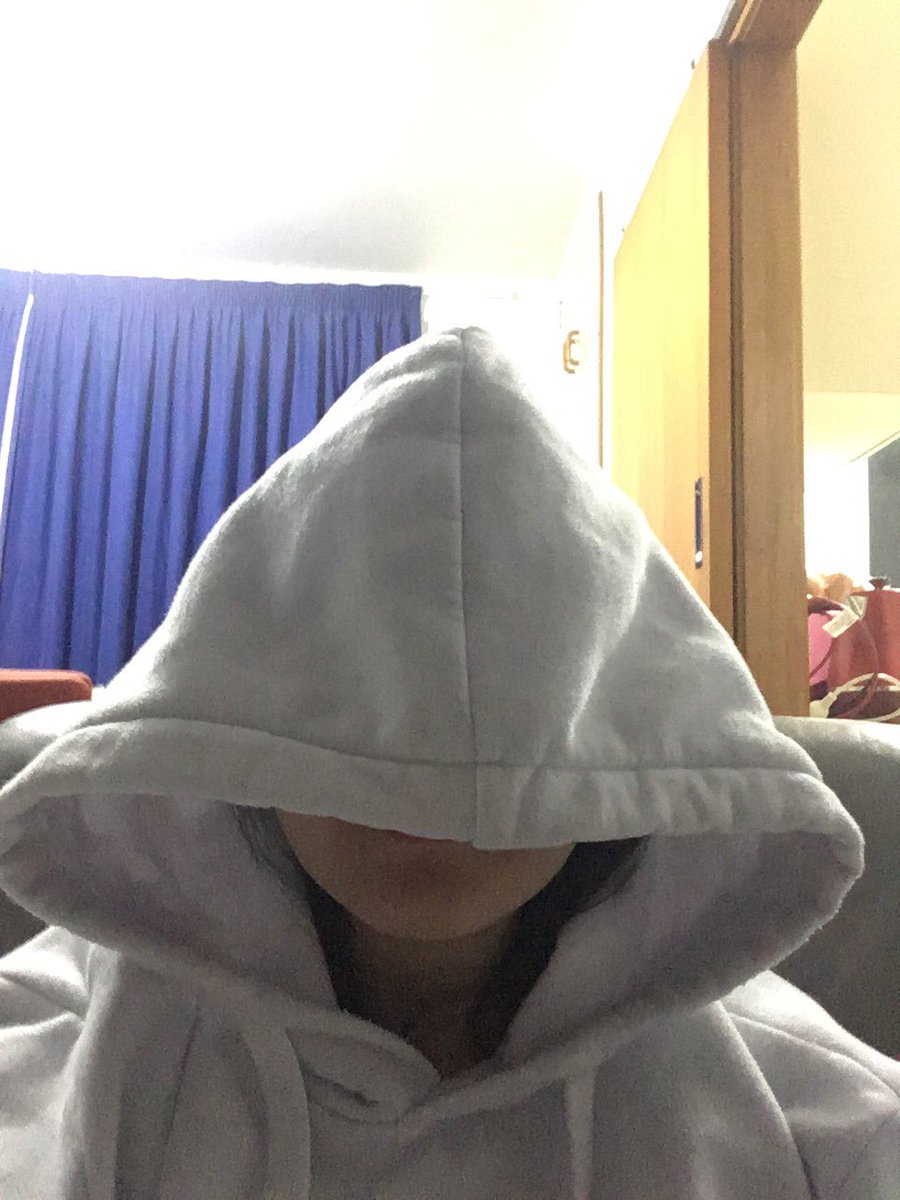 GenGenMeow's tweet image. Wearing @DylanBrown112 hoodie. We are not the same size. #stolen #boyfriendhoodie #wrongsize