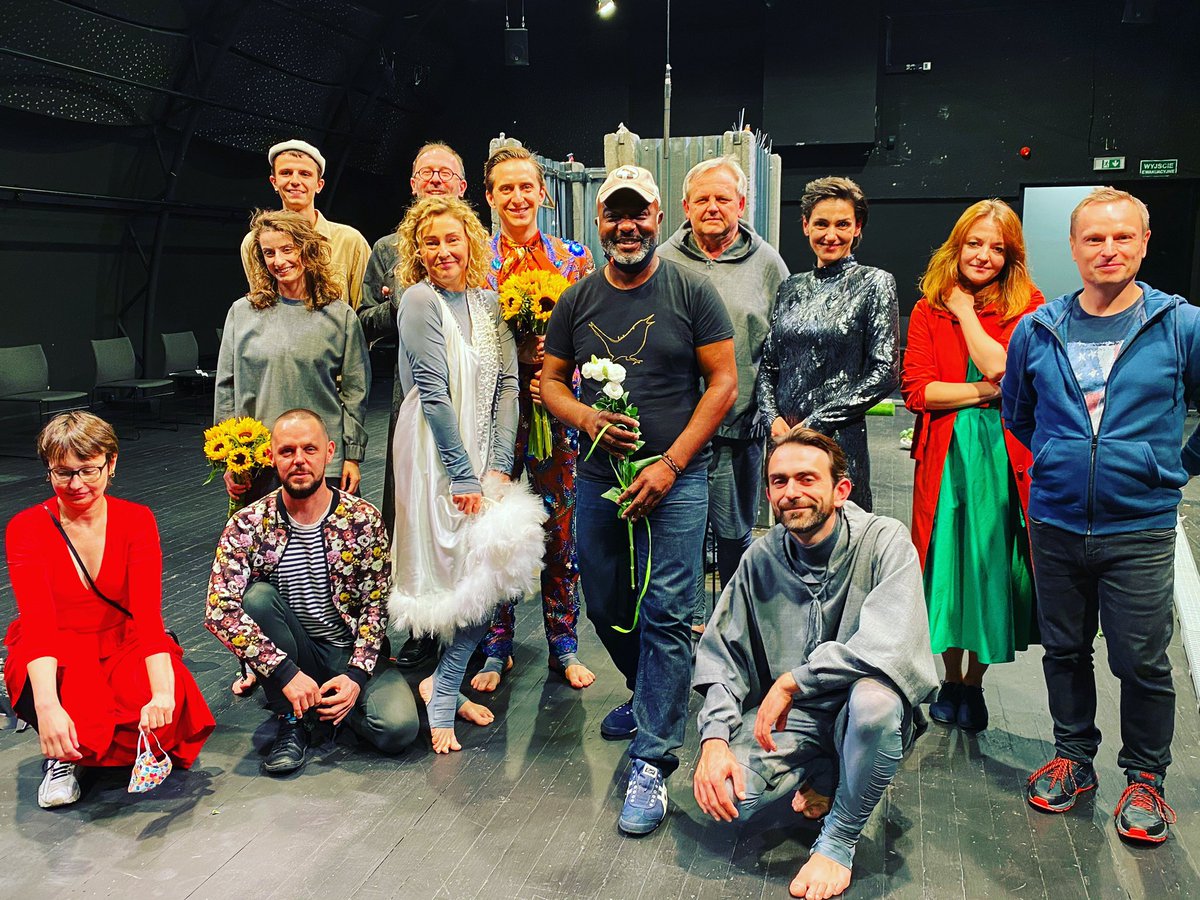 The cast and I after last night’s opening performance of The Urban Birder. 

It was performance well worth experiencing. Performance art rather than traditional play - and before you ask, all of them played me at the same time!

Wroclaw Teatr Wspólczesny

wteatrw.pl
