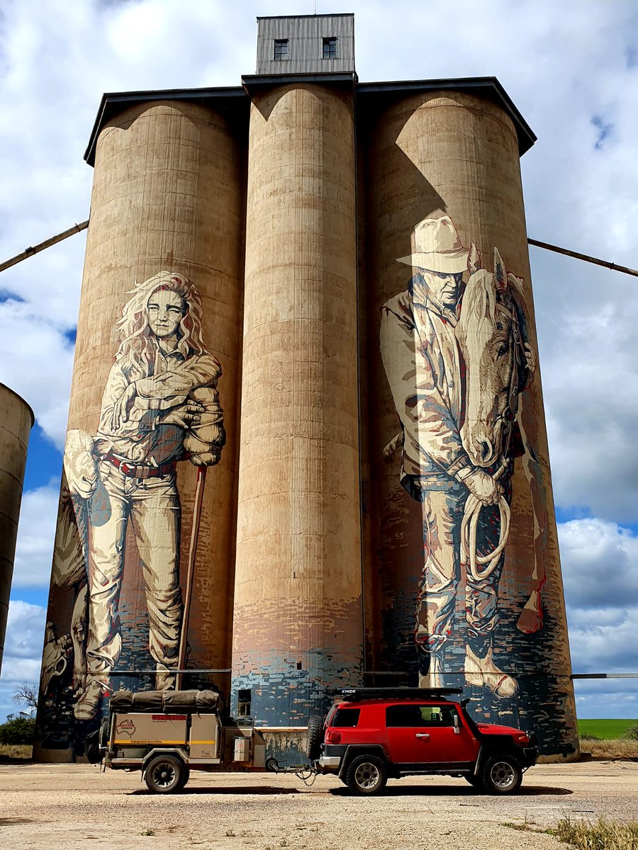 MudgesWorld's tweet photo. Rural Victoria, always something to grab your attention, this is a ripper. https://t.co/J2qtxgjHIz