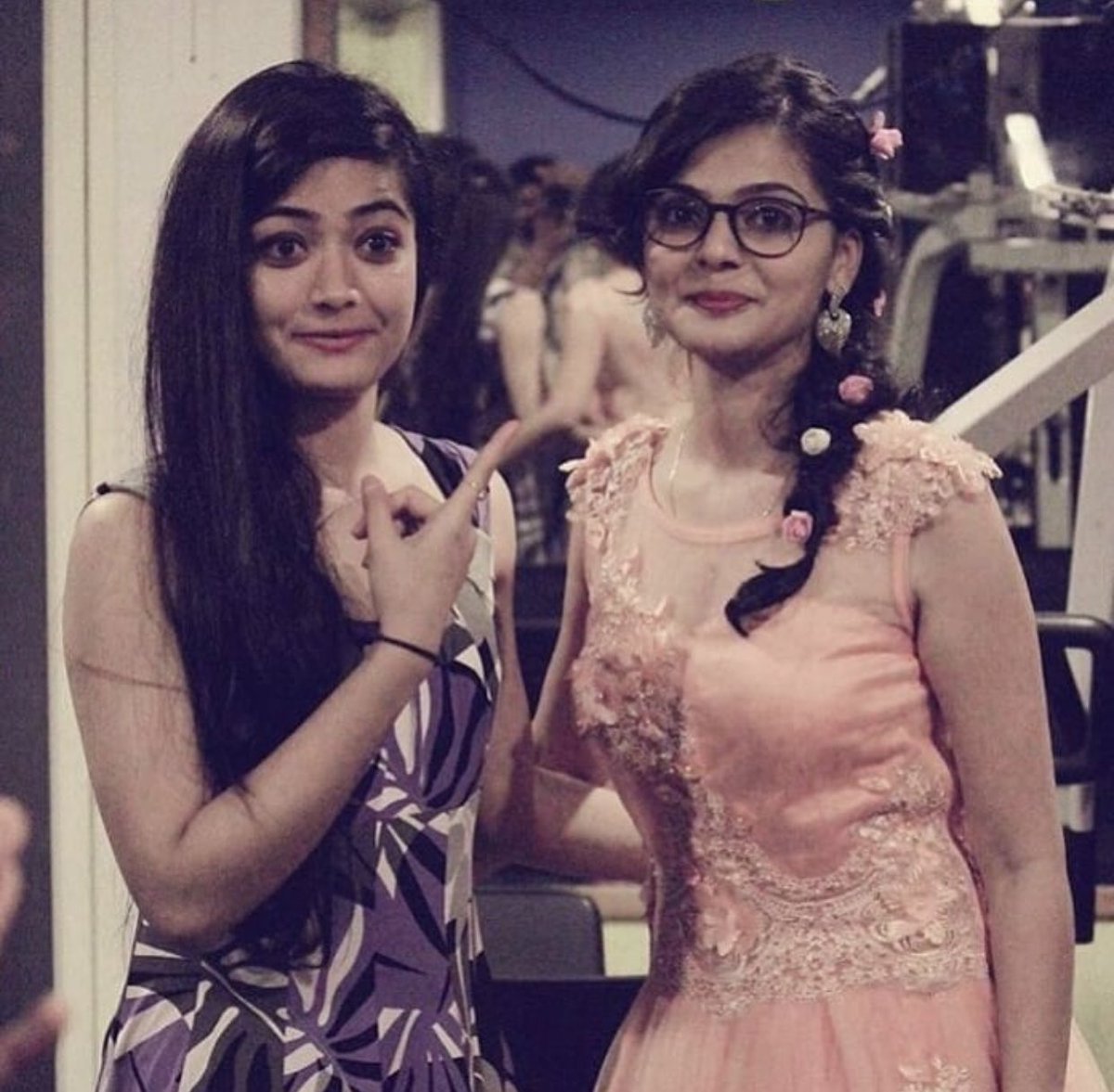 RashmikaHFC's tweet photo. Teachers* Why are you shouting? 
Me to my frnd*  Sirrrrr this one👉👩‍🦱

@iamRashmika 
#RashmikaMandanna https://t.co/slkrlFzAY6