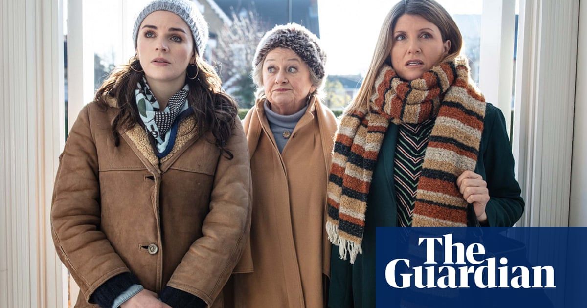thehighlowshow's tweet photo. This week we discussed Aisling Bea’s This way up on All4. It's a show about a single thirtysomething woman who is an English language teacher living in London,  recovering from a nervous breakdown. https://t.co/C1jGGZfEOJ https://t.co/RHEg6e9yLk
