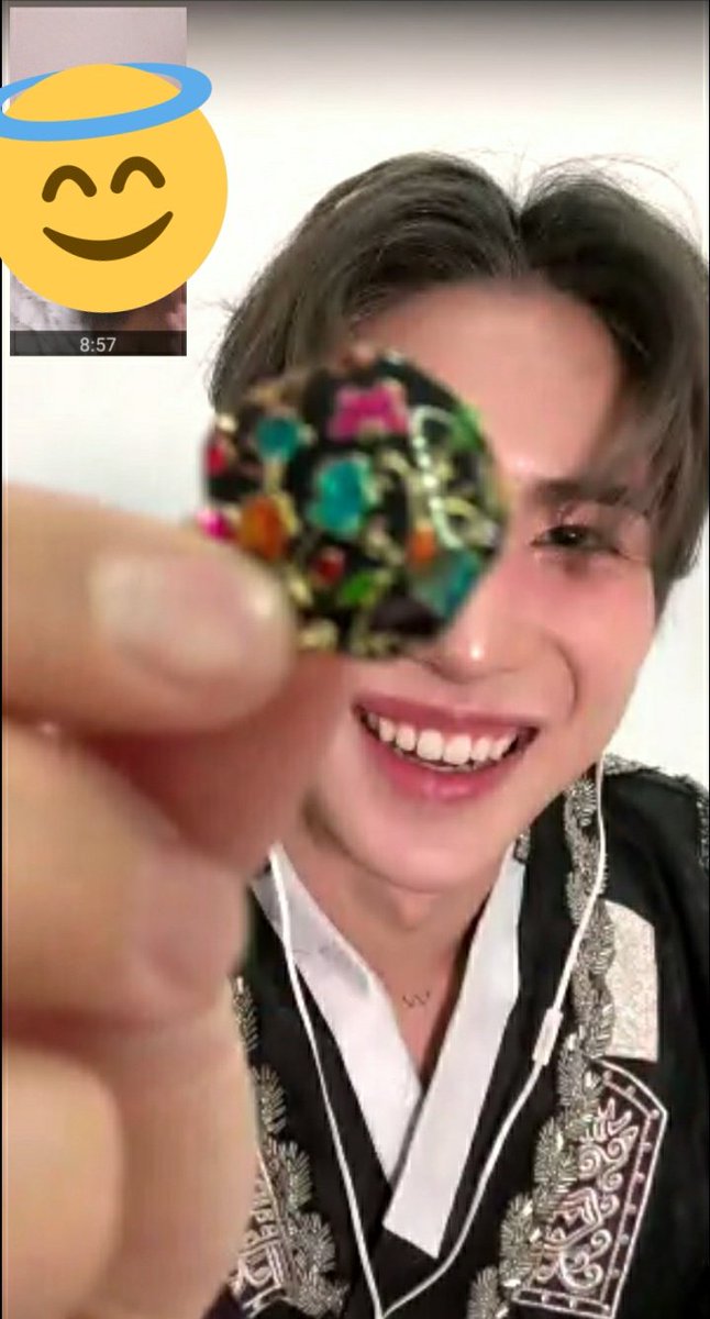 Once he sat down I said I wouldve guessed that his earrings were the point item because they reminded me of stained glass. And he suddenly started taking his earrings off i really said "what are you- ARE YOU TAKING IT OFF" and he did bc he wanted to show me </3