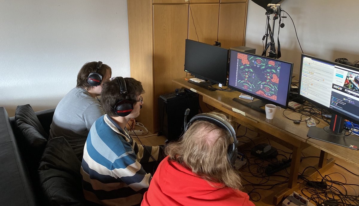 GlitchPerfectDE's tweet photo. Heiner, mit dem wohl spannendsten & schnellsten Speedrun beim StruggleThon 2020! J.R.R Tolkien's The Lord of the Rings: Volume One für den SNES! Wir warten sehnsüchtig auf Teil 2!
@StruggleThon
@GermenchTweets
#sthon2020 #strugglethon #germench #weisserring https://t.co/etkjpMl1ts