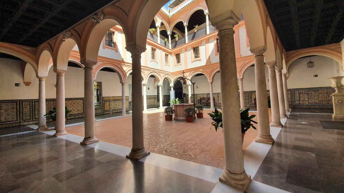 HuellasSevilla's tweet photo. Un museo en sus patios.
#PatrimonioSevilla https://t.co/ncJF3jKW7g