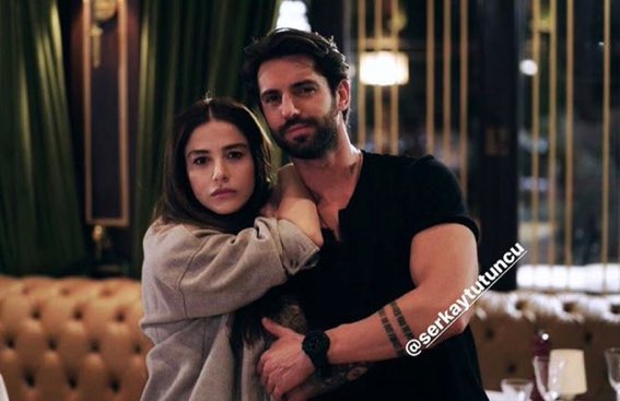 VidateenAngeles's tweet photo. Özge oggi vuole farmi piangere 🥺❤️

#BayYanlis 
#OzgeGurel 
#SerkayTütüncü https://t.co/3eU9kd6Z8y