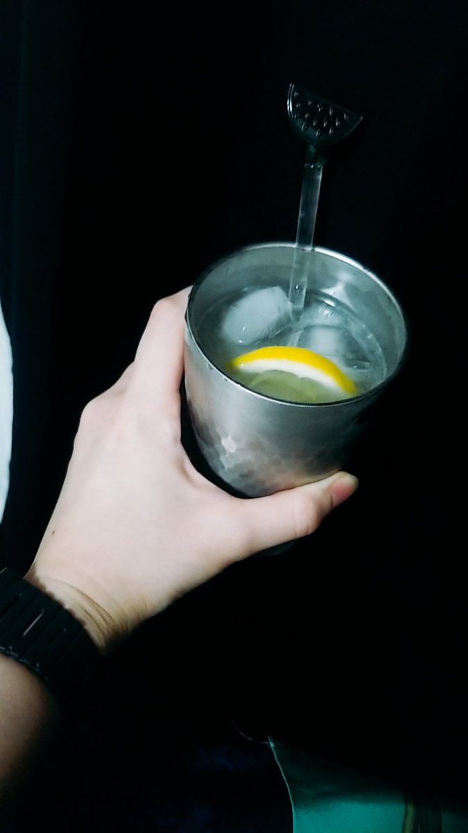 んふふふ自家製レモンサワー 明日 馨 休養中のイラスト