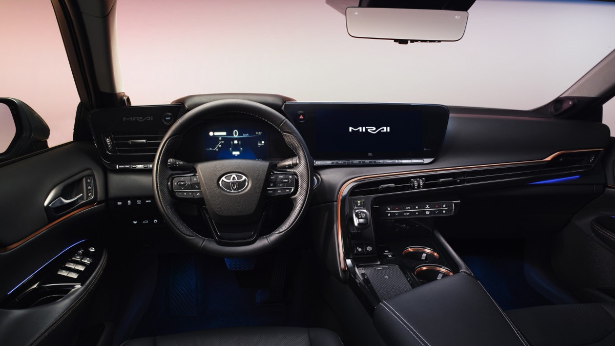ToyotaUK's tweet photo. The next-generation #Toyota #Mirai: pushing the boundaries of hydrogen technology. https://t.co/ztdbUBwkUd