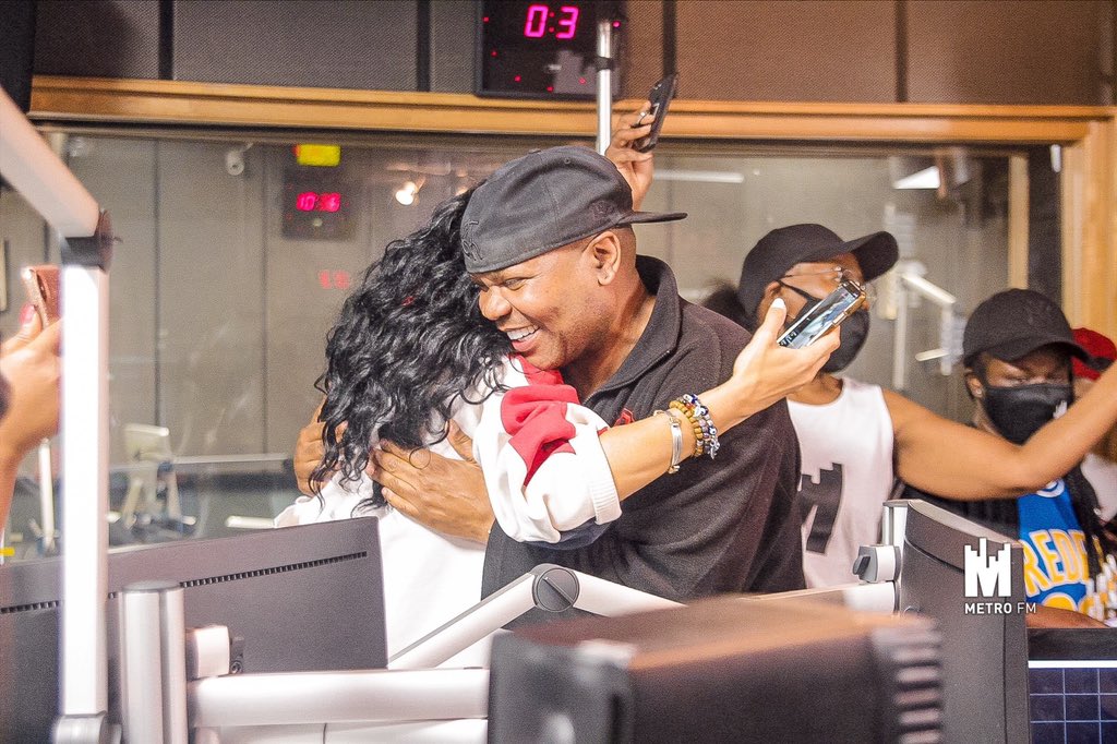 Honoring a living legend 🎉🎊
showing our appreciation to Wilson B Nkosi for 34 years of service at METRO FM 📻 #ThankYouWilsonBNkosi #METROFM34