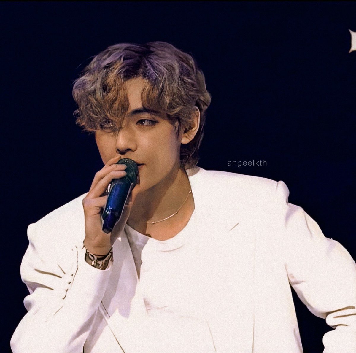 angeelkth's tweet photo. kim taehyung, 24, the prettiest https://t.co/ihNAHKxdHp