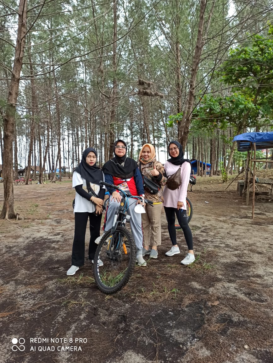 ayuliafatra's tweet photo. Alhamdulillah kesampean juga niat sepedaan yg dari kapan hari😆
Lingkar barat - pantai panjang.
Sampe rumah tepar guyss😂😂 https://t.co/x1eUipivsH