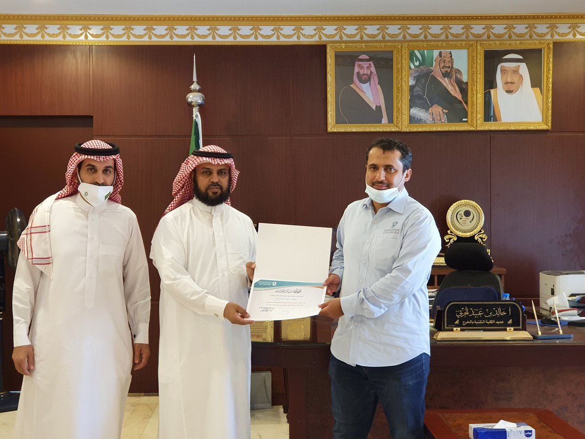 Ø§Ù„ÙƒÙ„ÙŠØ© Ø§Ù„ØªÙ‚Ù†ÙŠØ© Ù„Ù„Ø¨Ù†ÙŠÙ† Ø¨Ø§Ù„Ø®Ø±Ø¬ Sur Twitter ÙŠØ­Ø¯Ø« Ø§Ù„Ø¢Ù† Ø¹Ù…ÙŠØ¯ Tvtc G Khj Ø§Ù„Ø£Ø³ØªØ§Ø° Ø®Ø§Ù„Ø¯ Ø¨Ù† Ø¹Ø¨ÙŠØ¯ Ø§Ù„Ø­Ø±Ø¨ÙŠ ÙŠÙƒØ± Ù… Ø±Ø¤Ø³Ø§Ø¡ Ø§Ù„Ø£Ù‚Ø³Ø§Ù… Ø§Ù„Ù…Ù†ØªÙ‡ÙŠØ© ÙØªØ±Ø© ØªÙƒÙ„ÙŠÙÙ‡Ù… Ù… Ø¹Ø¨Ø¯Ø§Ù„Ù…Ø¬ÙŠØ¯ Ø¨Ù† Ø­Ù…Ø¯Ø§Ù† Ø§Ù„Ù…Ø·ÙŠØ±ÙŠ Ø±Ø¦ÙŠØ³ Ù‚Ø³Ù… Ø§Ù„ØªÙ‚Ù†ÙŠØ© Ø§Ù„Ù…ÙŠÙƒØ§Ù†ÙŠÙƒÙŠØ© Ø£ Ø­Ø³ÙŠÙ† Ø¨Ù† Ù…Ø±Ø¶ÙŠ