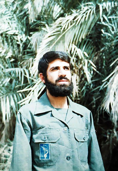 MIRZA59_222's tweet photo. میدونستید سردار شهید مصطفی ردانی پور دو هفته بعد از ازدواجش شهید شد؟
بله...از زندگی و دلبستگی هاشون تا ما با خیال راحت زندگی کنیم...
مسئولین که خوب پشت پا زدند به خون های ریخته شده شهدا...
کاش ما بتونیم ذره ای از دِینمون رو ادا کنیم...
#روایت_مقاومت 
#دفاع_مقدس https://t.co/AfEZWEXwGm