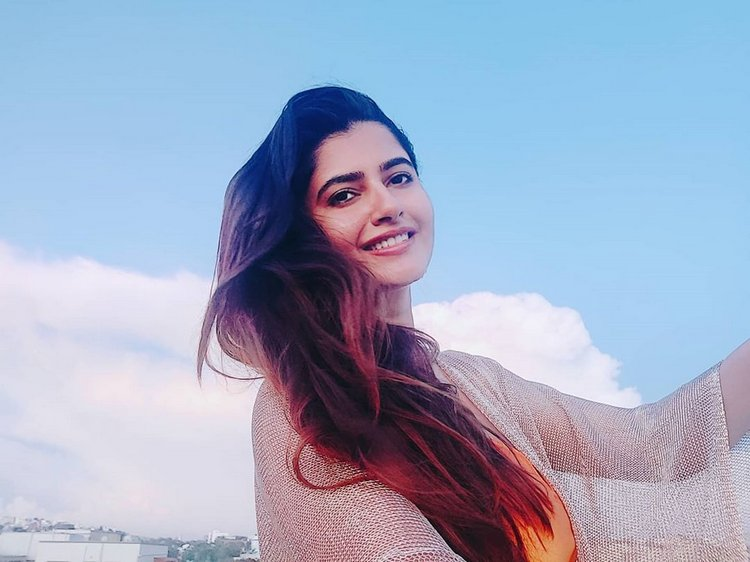 Ei6fgRrXYAABG4x?format=png&name=900x900