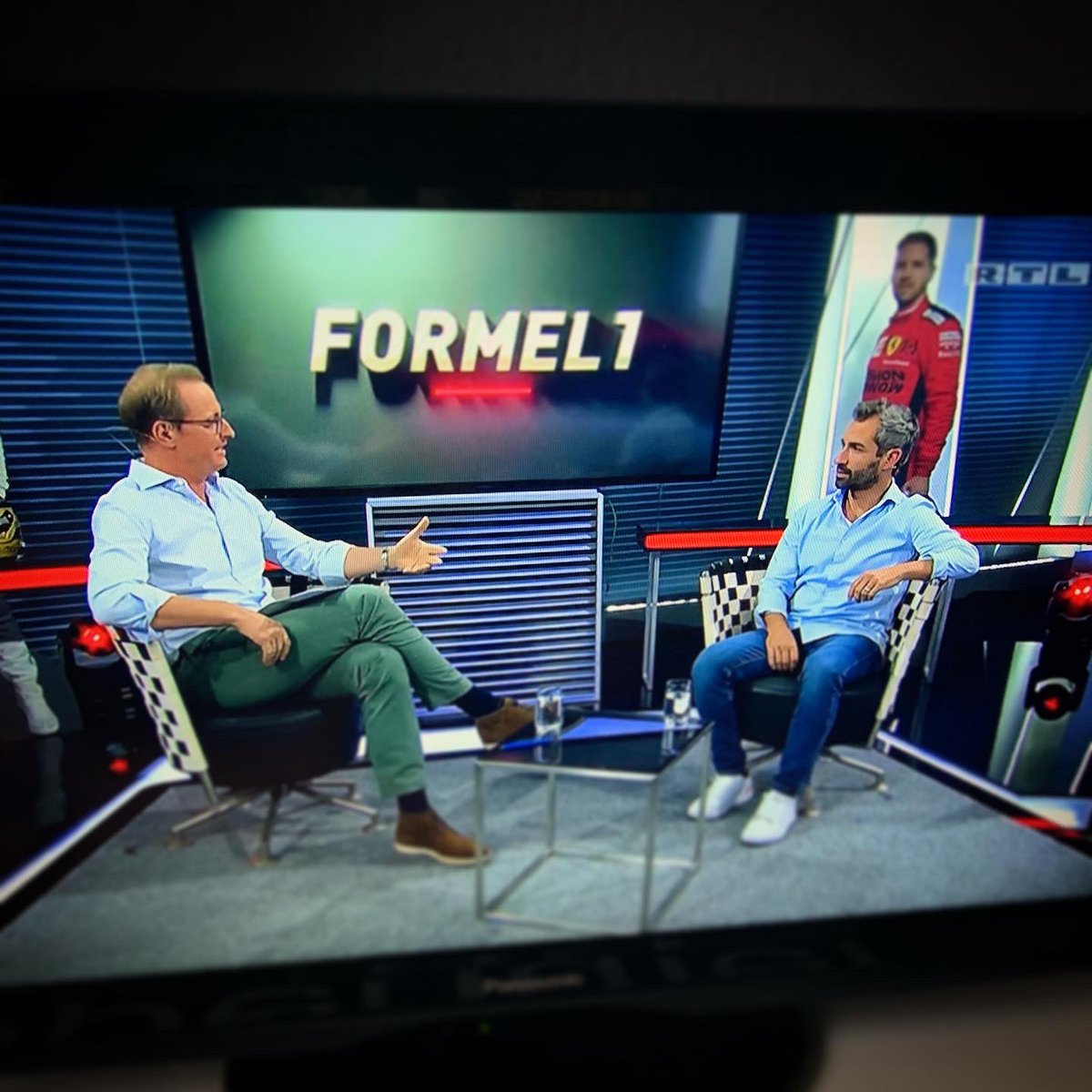 GlockFanclub's tweet photo. TV EXPERTE ON TOUR
Erst bei Nitro jetzt bei RTL - Timo ist heute wieder als rasender Reporter unterwegs 😉
#TeamGlock #TVExperte #formel1beirtl https://t.co/kAbGpO19Ac