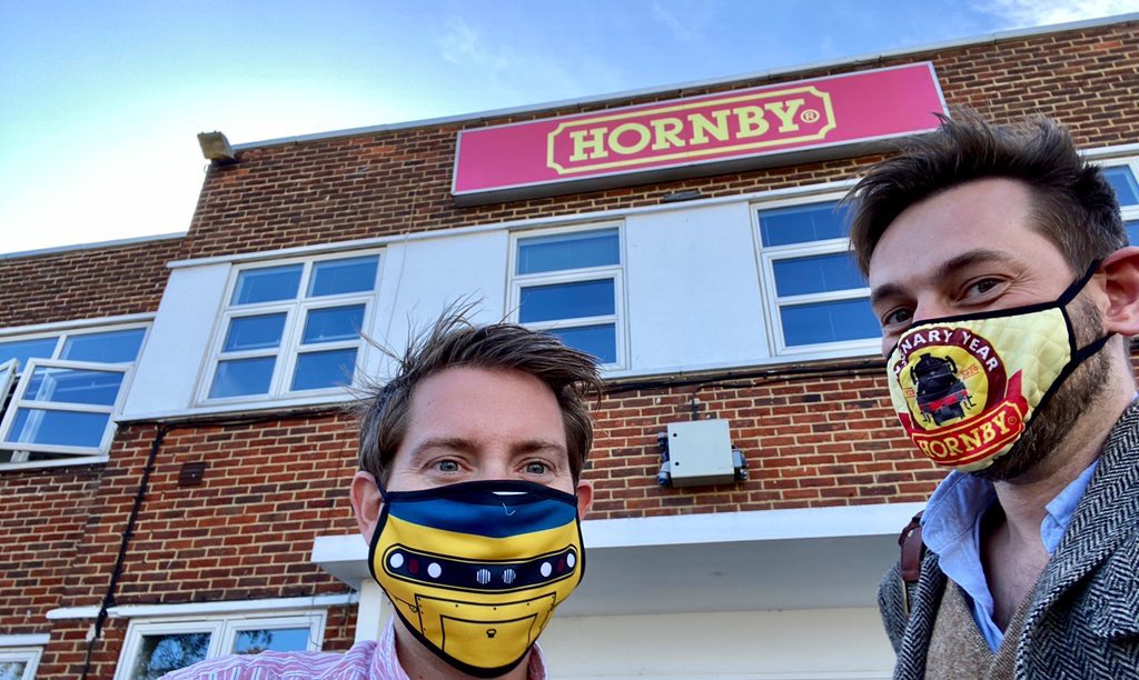 This week, I had a meeting at  @Hornby’s Margate HQ. Afterwards, we were kindly given a site tour inc Visitor Centre (shut til 2021), old modelmaking factory, trade displays PLUS a private full-size train collection inc a Eurostar. With permission, here are some highlights: (1/12)