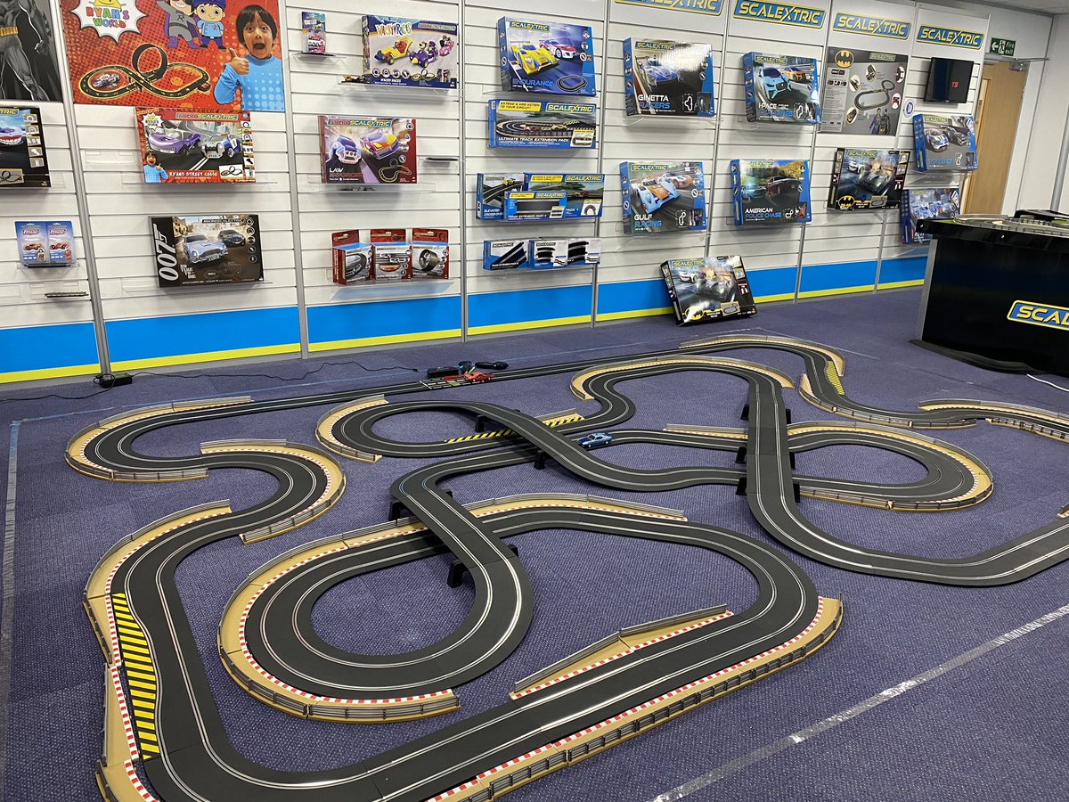 Special shout out to the  @Scalextric team who clearly have challenged themselves to build the most complex possible layout in the space available. Imagine this being your *actual job* (4/12