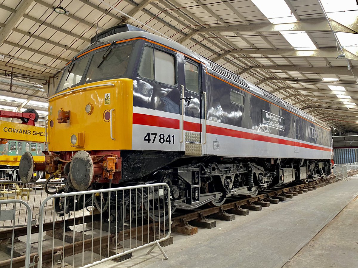 Out the back is Jeremy Hosking’s private railway collection. Yes that’s a Eurostar. Yes that’s  @IMechE Class 47. Yes that’s a Deltic. And yes that’s a Wickham Railcar (similar as seen in St Trinian’s Great Train Robbery). This is not open to public aside frm rare open days.(7/12)