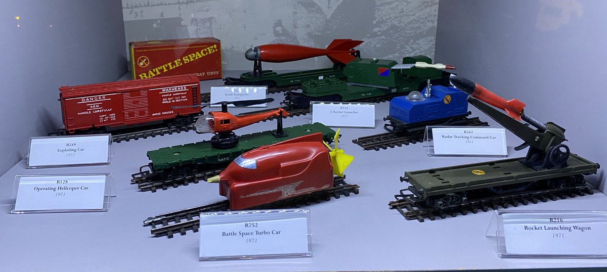 The  @hornby Visitor Centre is stuffed with stuff we might remember... but some of the lesser-known past products too (Lesser-known perhaps to non hornby aficionados, anyway)...The LIVE STEAM OO gauge! The Battle Space range! The Irish Hymek of 1976...(8/12)