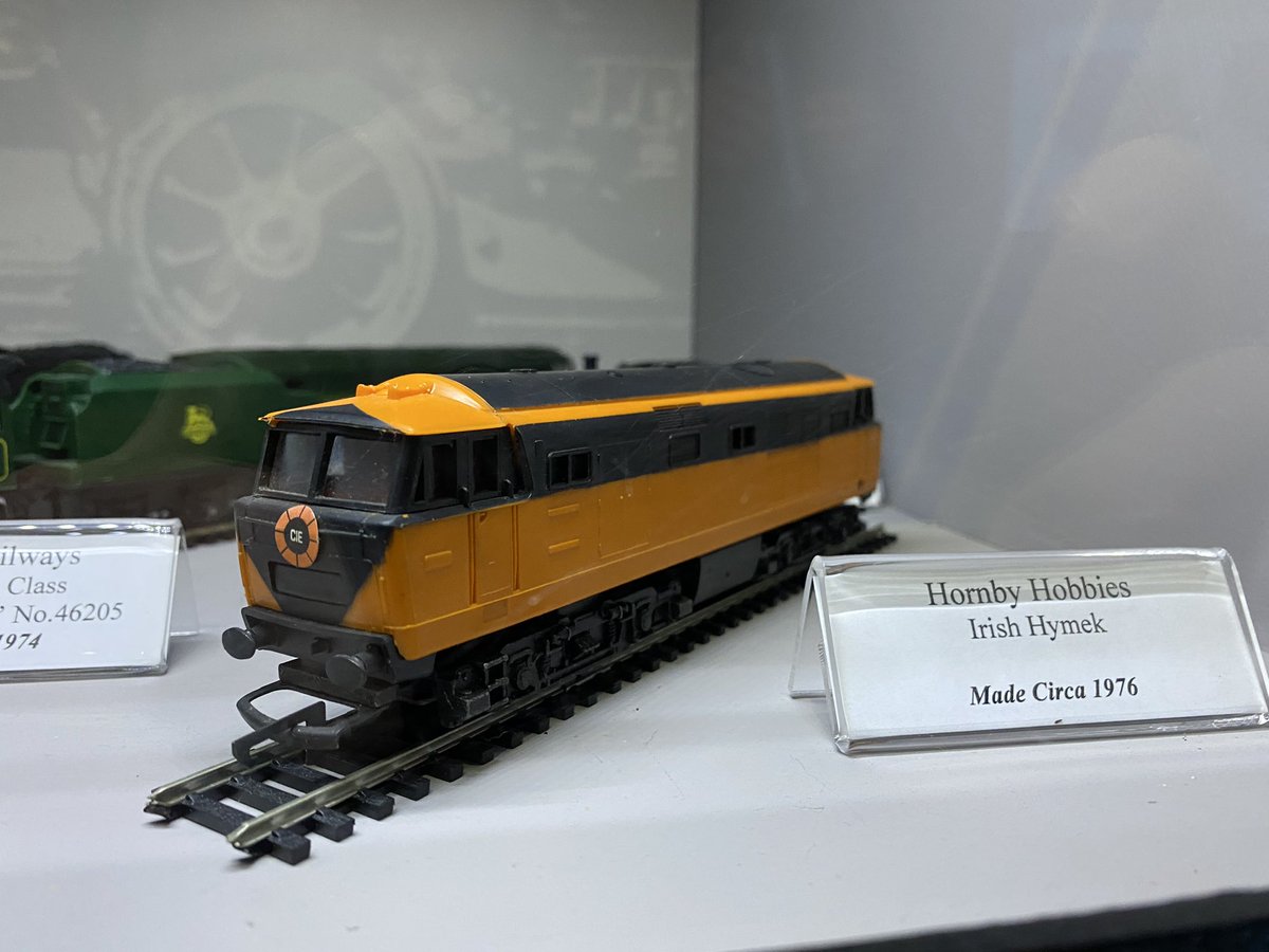 The  @hornby Visitor Centre is stuffed with stuff we might remember... but some of the lesser-known past products too (Lesser-known perhaps to non hornby aficionados, anyway)...The LIVE STEAM OO gauge! The Battle Space range! The Irish Hymek of 1976...(8/12)