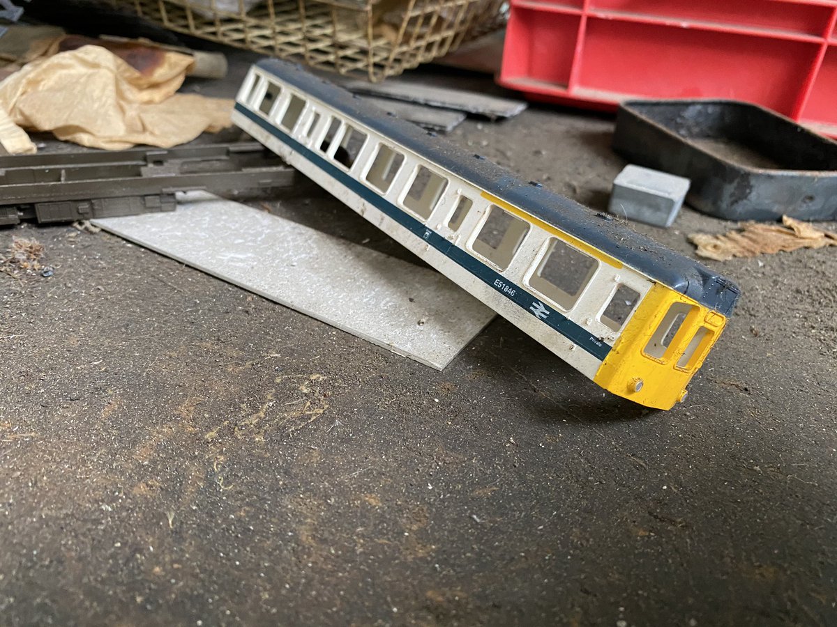 Oh! I almost forgot. 1980s/1990s Hornby and Scalextric fans will enjoy this Provincial livery DMU I found in a disused workshop, the long-disused overhead line catenary testing area and the BART SIMPSON  @Scalextric SET. Cowabunga, eat my shorts etc. (10/12)