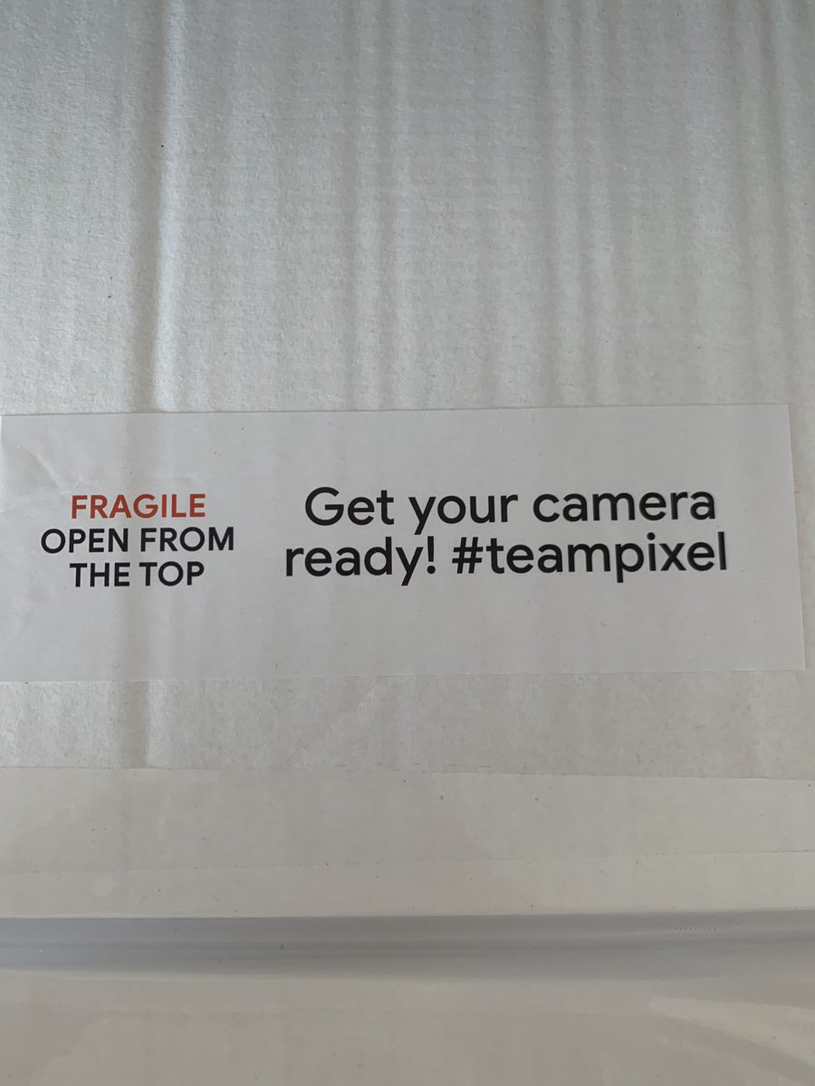 mellisreviews's tweet photo. So my #pixel4a arrived. 🤔 #HUGEbox #teampixel https://t.co/KiuqAudRBQ