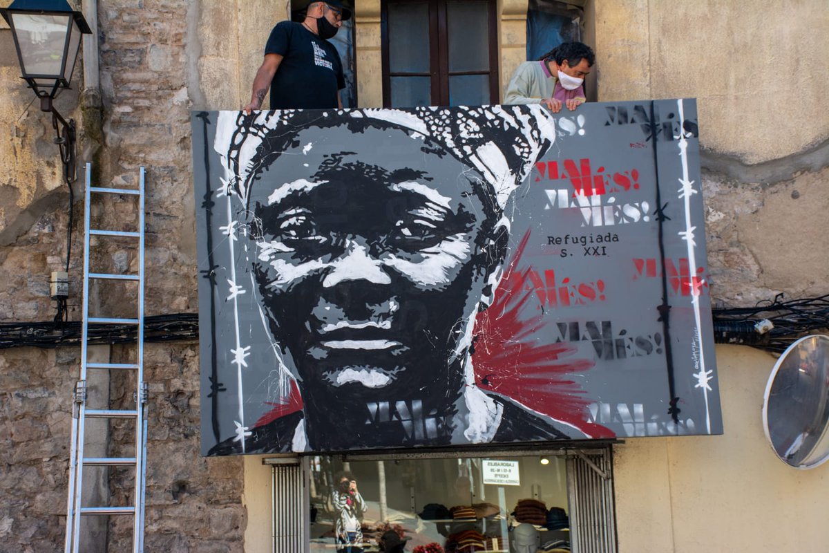 ateneurocaus's tweet photo. Des d'avui els carrers de Sallent recorden l'horror del feixisme amb l'exposició urbana "Memòria a flor de mur" de @quimmoya https://t.co/blpnLgwDZm