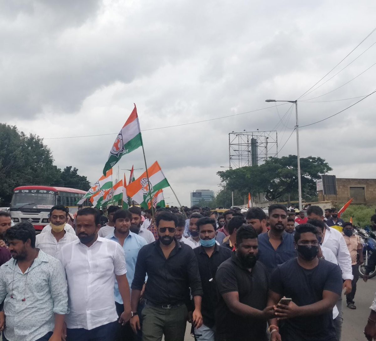 nalapad's tweet image. The Bangalore Central youth Congress welcomed the CWC member and Karnataka state incharge @rssurjewala at Palace grounds, Bengaluru today on his maiden visit after assuming the position as State incharge.