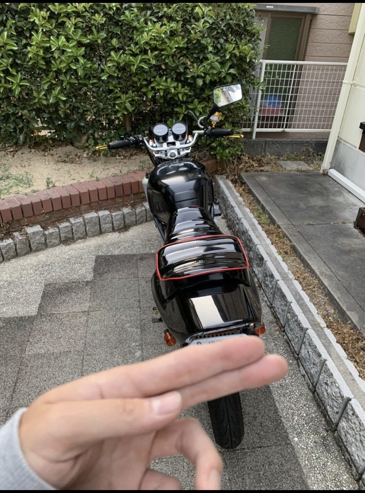 もぐりのりょう Ns1ネイキッド化で一番かっこいいのこれだと思う