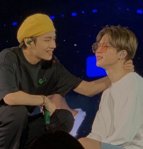 vmin being each other soulmates on stage ; a devastating thread 