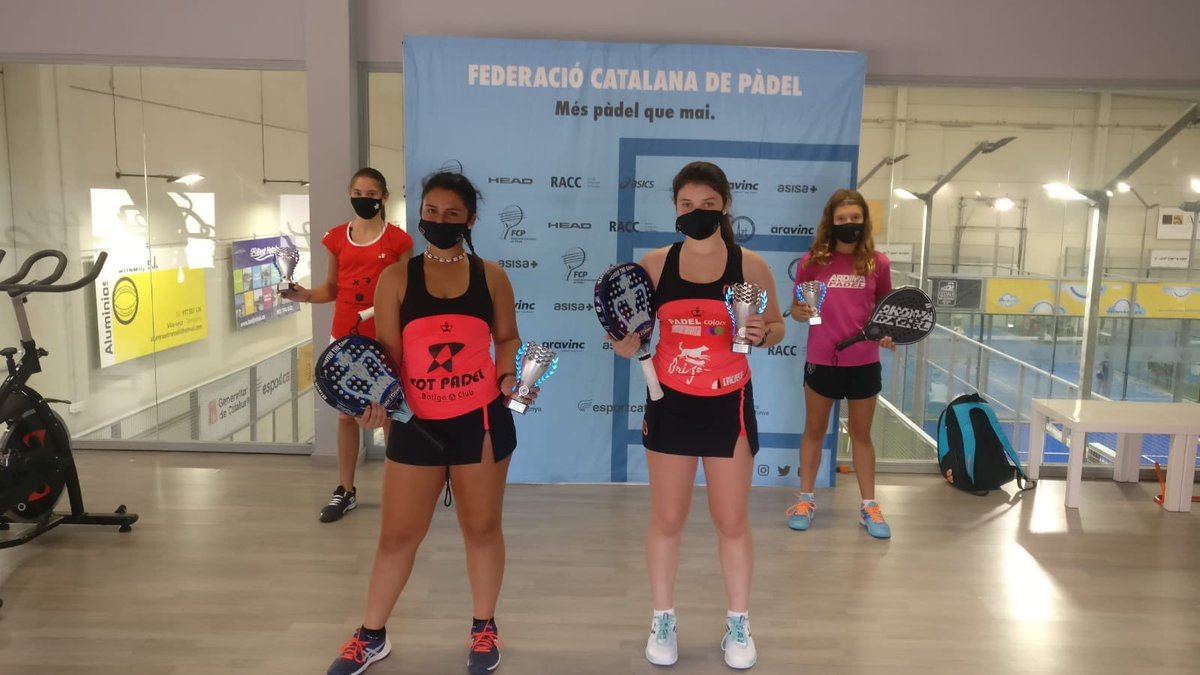 FCatalanaPadel's tweet photo. 🏆Coneixem campions / finalistes
II #SGranSlamFCdP #MenorsFCdP
📍 @PadelGlobal
👫 Infantil
Campiones: Júlia Martí i Nerea Bayo.
Sots-campions: Elia Pons i Jana Montes
Consulteu els quadres
👉 https://t.co/yuVIkeEXdQ https://t.co/6rpz7Kj1p7