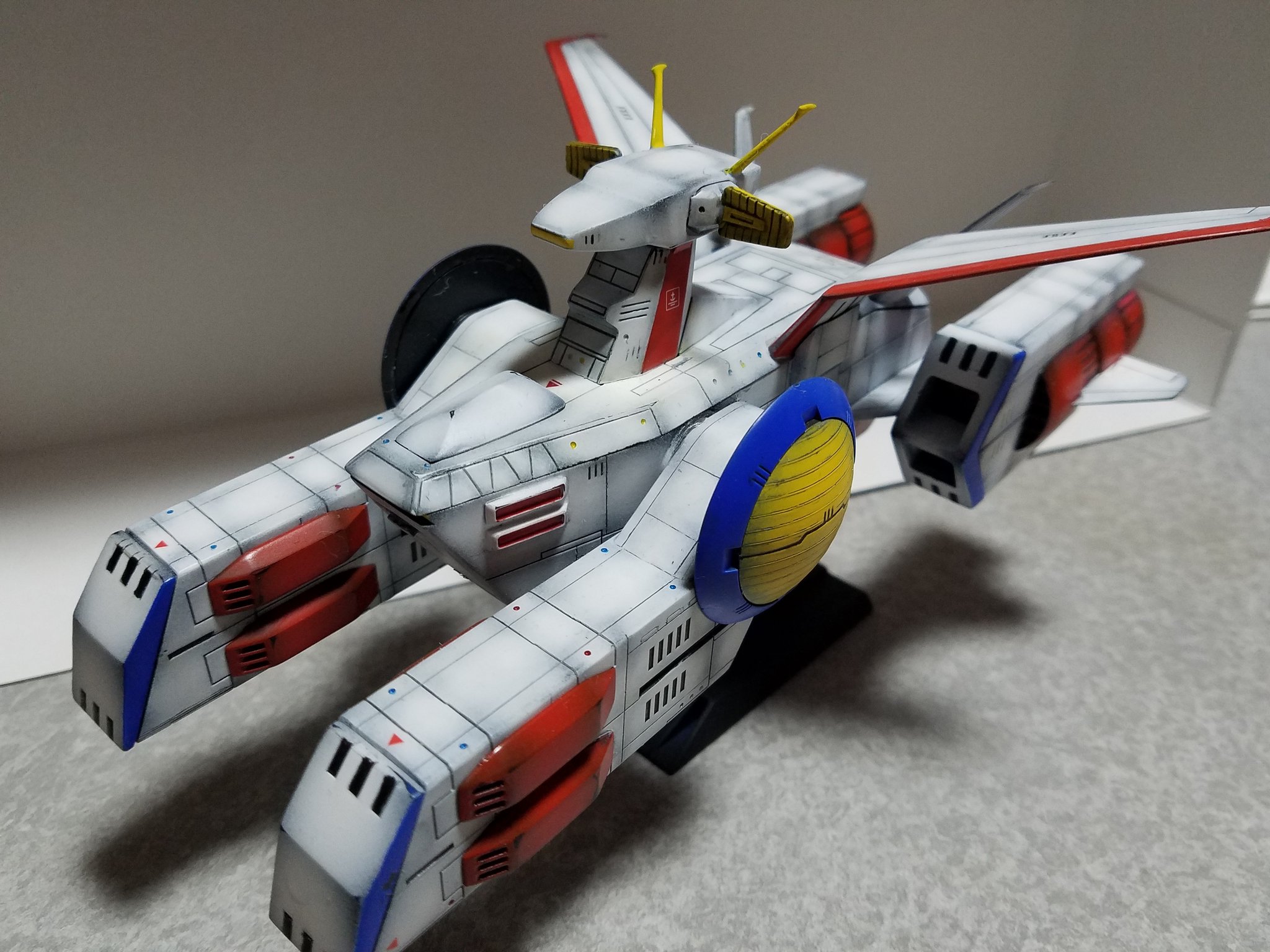 Hirokei お いお茶 旧キット1 10 ホワイトベース完成 2回目の製作ですが 今回はスジ彫りで装甲パネルを増やしてみました ー 旧キット ガンプラ プラモデル T Co 9jfenjty4r Twitter