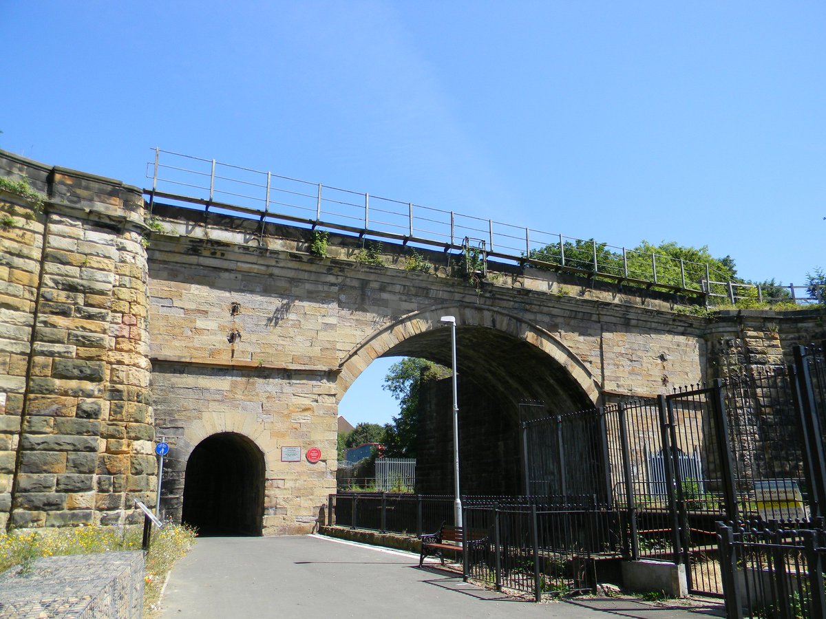 TheJRogers's tweet photo. Today is the 195th anniversary of the opening of Skerne Bridge, Darlington. It is the oldest railway bridge still in use and once featured on the ยฃ5 note. Underrated UK landmark. #BritainsGreatestBridges ๐๐๐1๏ธโฃ9๏ธโฃ5๏ธโฃ๐ https://t.co/mA5QHy0B3d