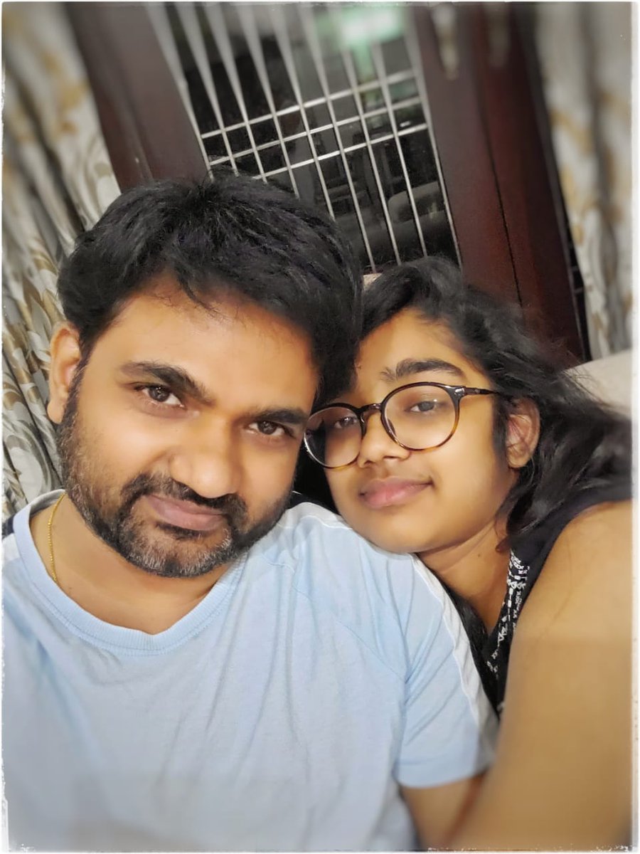 Director Maruthi No Other Love In The World Is Like The Love Of A Father Has For His Little Girl Happydaughtersday Happydaughtersday T Co Spexphafb1