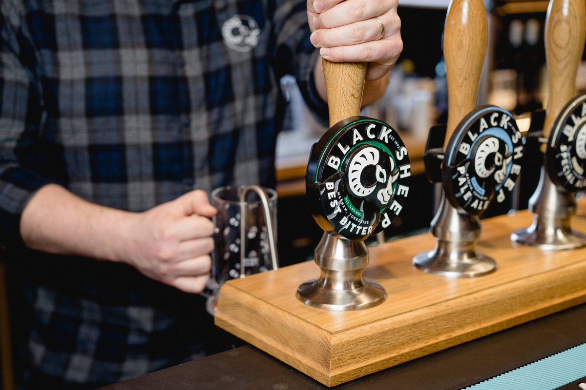 BlackSheepBeer's tweet photo. It's National @CaskAleWeek, a celebration of fresh pub beer.
Enjoy your day folks, have a pint of cask with your Sunday lunch. If it's a pint of Best Bitter, even better.
#BestInCask https://t.co/S6BW7PYrGb