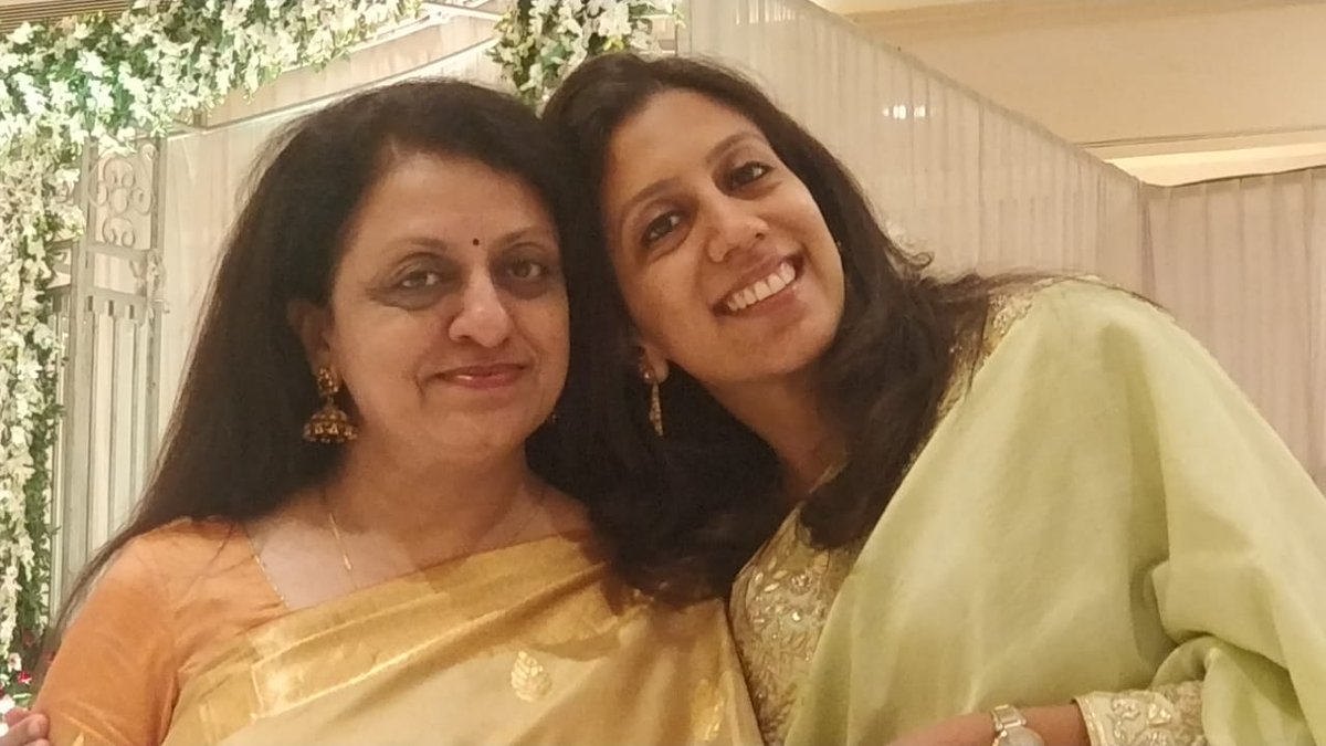 AnijgdAnisha's tweet photo. Well said @prasoonjoshi_ ji.. It's a blessing to have a daughter!
Happy #DaughtersDay to my lovely daughter @ashna2106 https://t.co/3E9UtG36FC