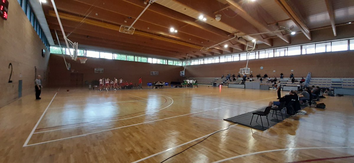 XiuletFinal's tweet photo. Així llueix el Complex amb totes les mesures de seguretat.
Molt bona organitació del @BasquetJoviat , seguint tots els protocols sanitaris. https://t.co/mQsOJDmEgD
