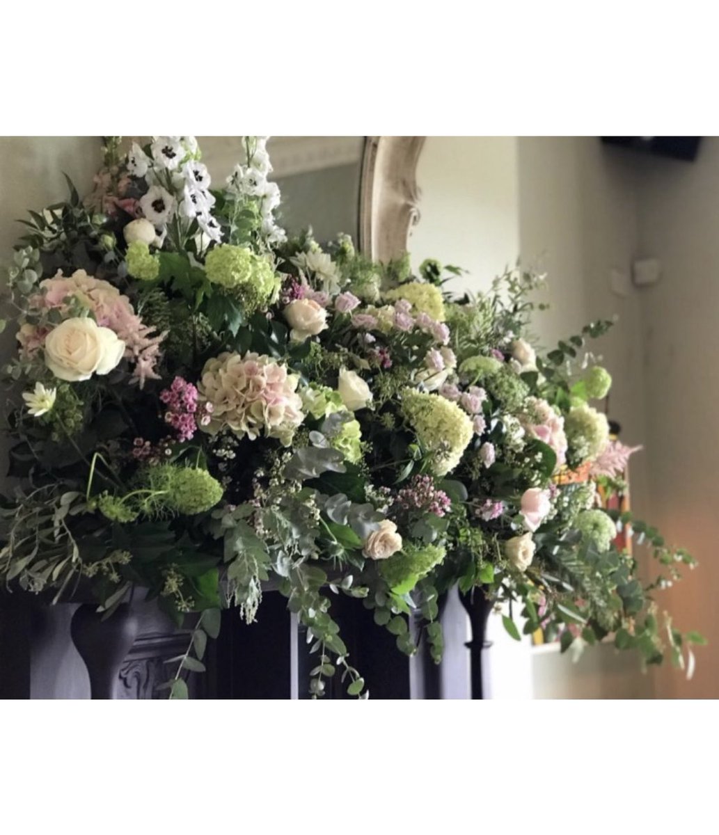 We are pleased to offer socially responsible Wedding Ceremonies & receptions. Drop us an email to find out more! #flojoflowers #flojoatbullsheadsw13 #flojoevents #flojoweddings #wedding #loveinthepub #pubwedding #thames #london #weddingday #love #pub