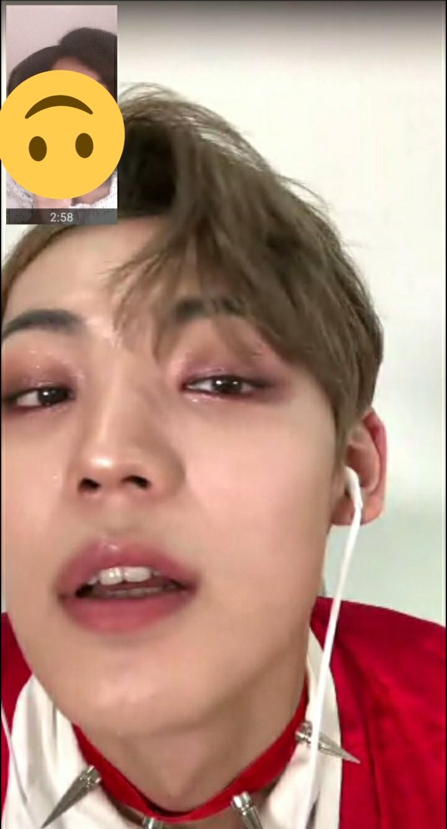 I then mentioned his eye makeup, I had to, look how pretty it is  and he actually leaned in and started describing what colors the makeup artist put on him