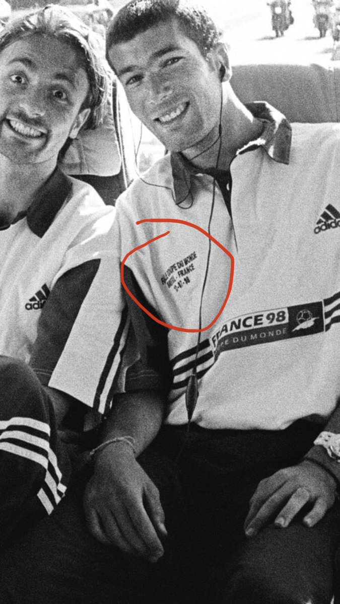 b2obonv's tweet photo. @AlbanHaessig @_BeFoot @StevenMozer 🕵🏼‍♂️ https://t.co/8bqnRHaRyu