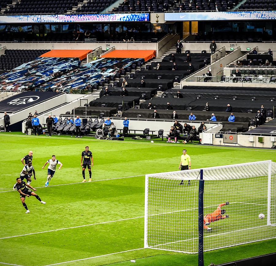 brfootball's tweet photo. No one: 

The Premier League this season: https://t.co/Vt3n6nEZO1