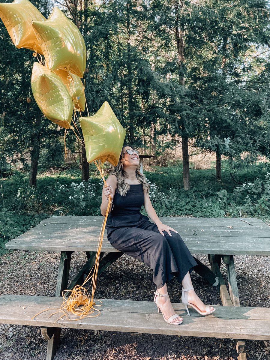 ItsSoffsgxx's tweet photo. Had a Rachel Berry moment with gold stars for my birthday! 🎂🎉🥳⭐️ https://t.co/vkB6Wuxl5d