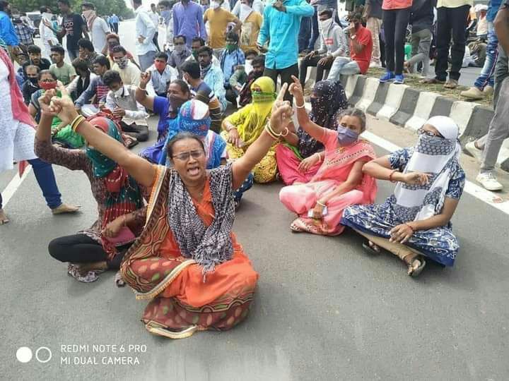 देश मे रापर को कोई नही जानता था !
विर शहिद 
एड. देवजीभाई माहेश्वरी हत्या होने के कारण सारा देश जान रहा है और कह रहा देवजीभाई को न्याय दो !
#HangTheCulpritsOfDevajibhai
