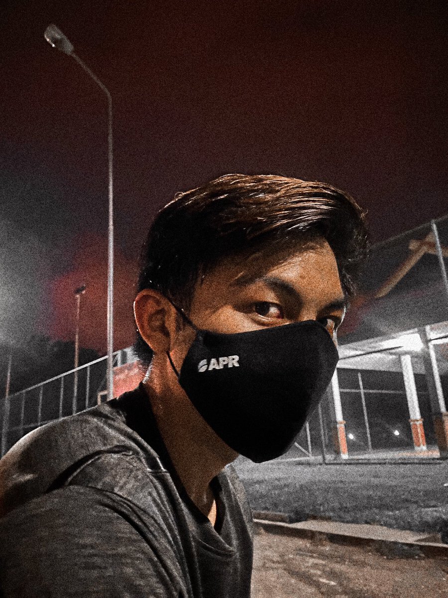 McTomski's tweet photo. Jangan lupa untuk pakai masker dimanapun kalian berada, Saya tetap memaksi masker saat berolahraga di Riau Complex #lifeatAPRIL #proudAPR #lifeatAPR https://t.co/2vKIevDiaO