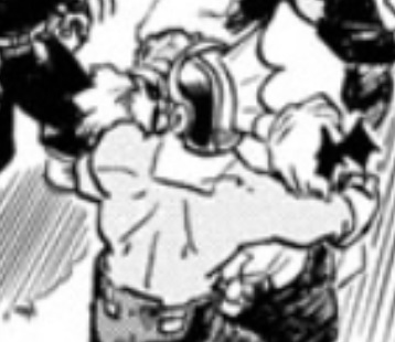 5/ Manual is holding both Gran Torino and Ryukyu, so it's not clear who Todoroki is administering first-aid to.But he's like "yeah I'm done" when Bakugo asks, so...probably both, and they're probably not dead?