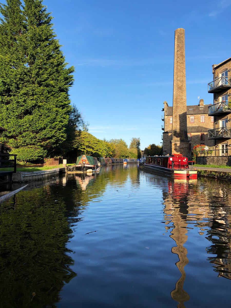Healthyhappy50's tweet photo. Me: I really should clean my little home... 💛

Me also: Or I could go clean a little bit of the canal! 🌿

Gorgeous #SUP + #2minutebeachclean on #GetOutsideDay ☀️ #Skipton #shepaddles #plasticschallenge https://t.co/UyvQSMLWwi
