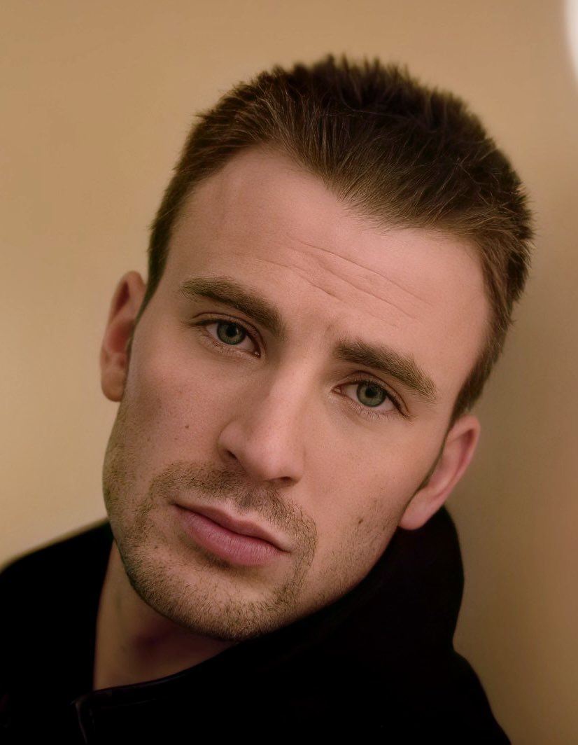 Chris Evans Photos tweet media