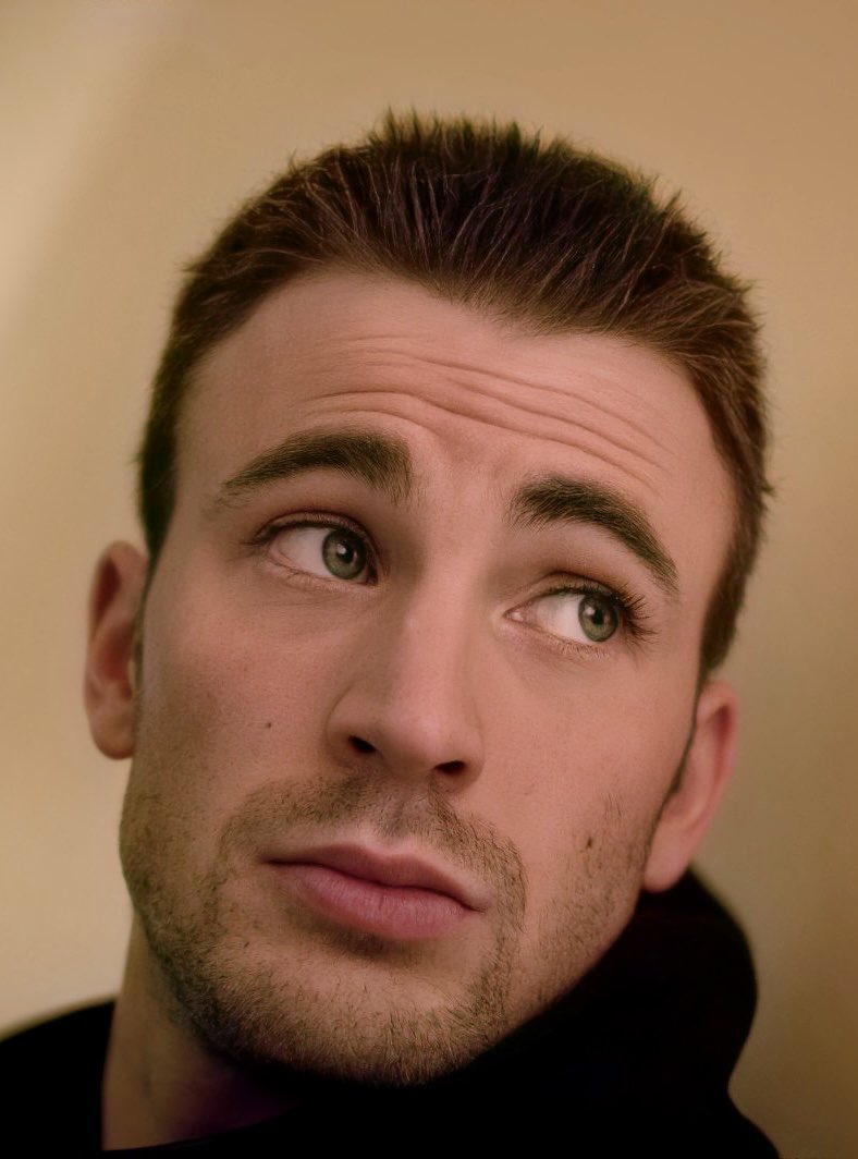 Chris Evans Photos tweet media
