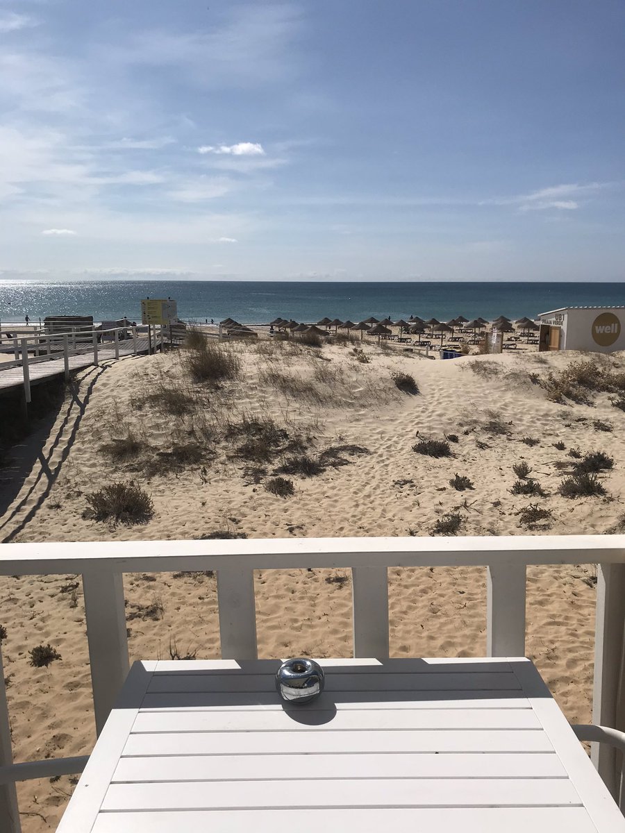 _amayamendiko's tweet photo. Ahora ya sí... adiós, verano, adiós. Saudade #praiaverde #algarve https://t.co/jxWrkHSf2I