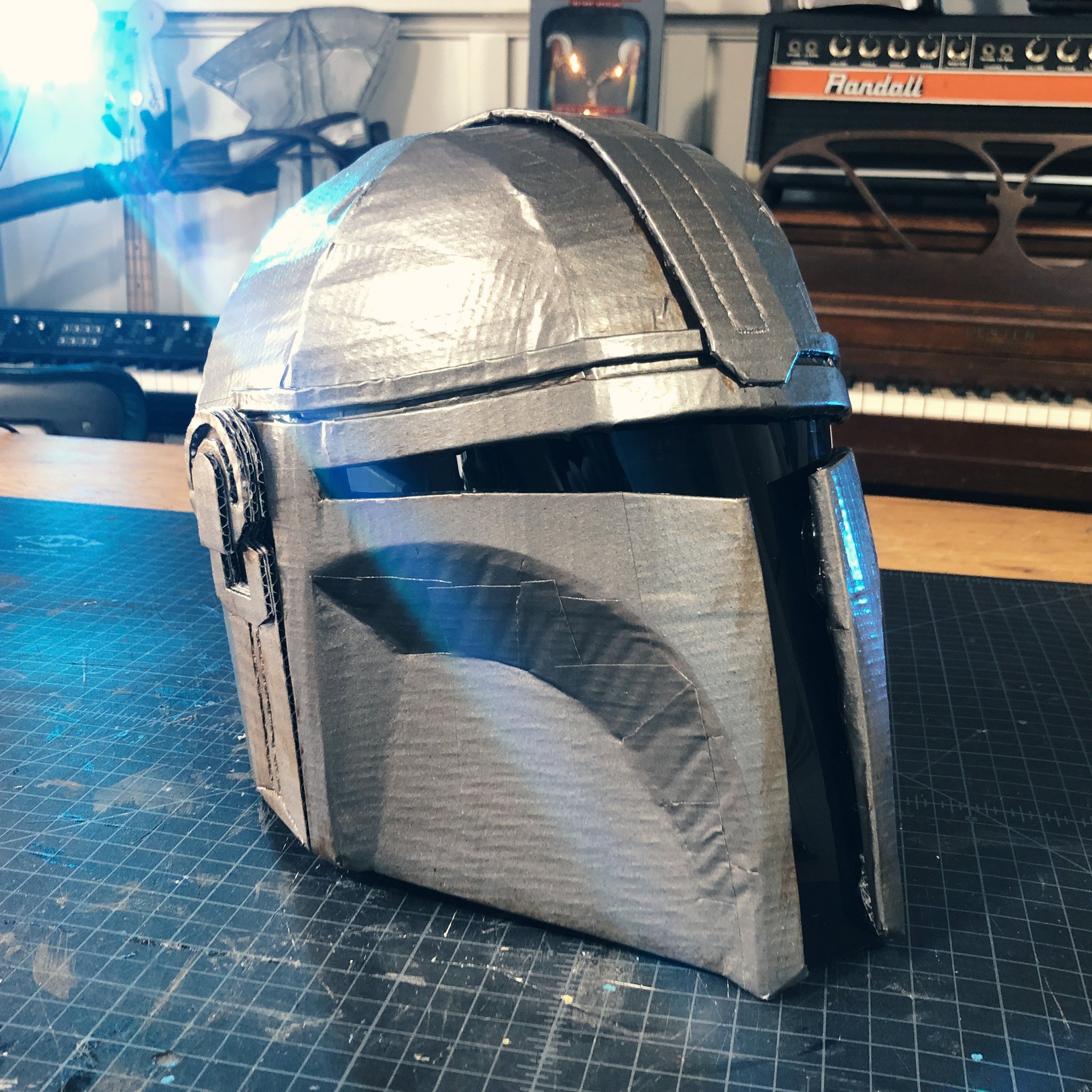 Dustin McLean on Twitter "I made a SUPER EASY Mandalorian helmet out